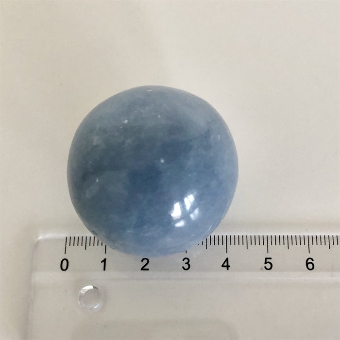 Angelit Englesten Kugle ca. 4 cm. Små hvide pletter forekommer.