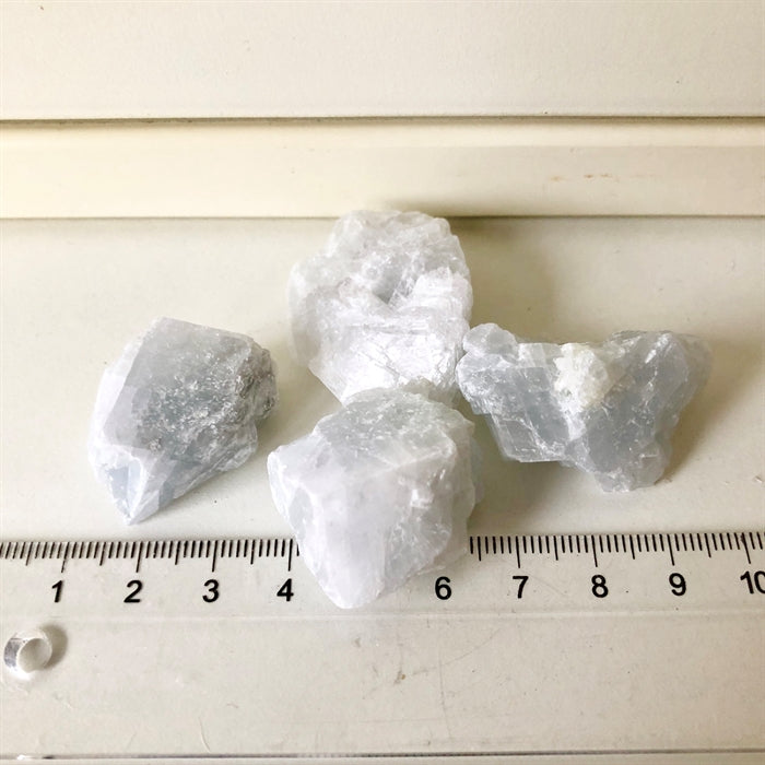 Calcit Blå Chips Rå Lyse