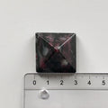 Eudialyte Pyramide 3 cm