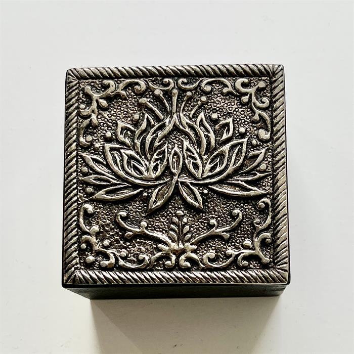 Skrin Sølv m/Lotus blomst 6x6x4 cm