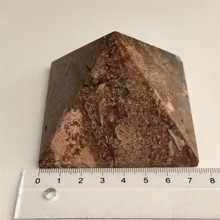 Jaspis Landskab Pyramide 7,5 cm. Ujævnheder forekommer.