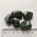 Katteøjekvarts ca. 1 cm.