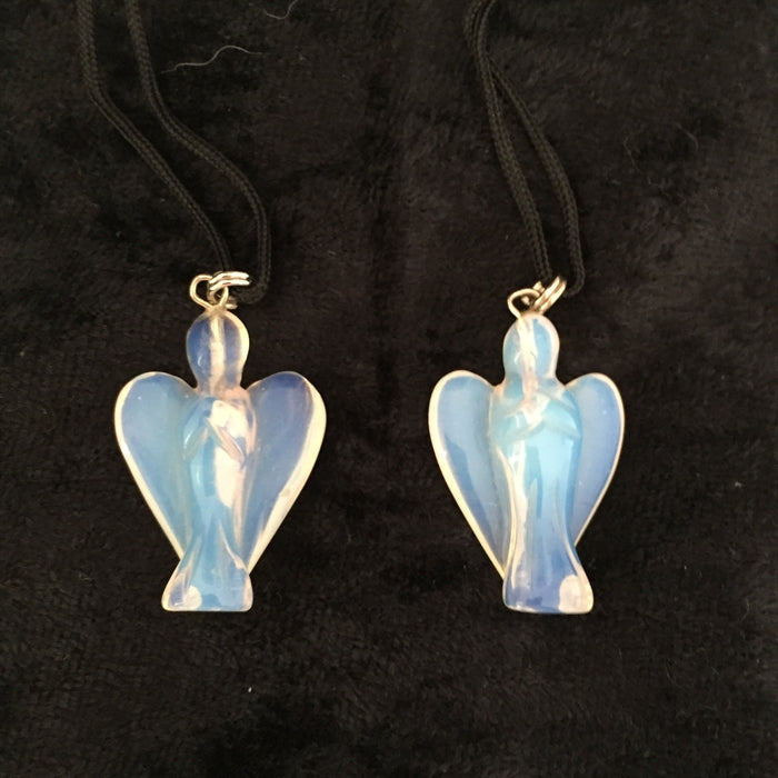 Opalit Engel Halskæde med sort snor