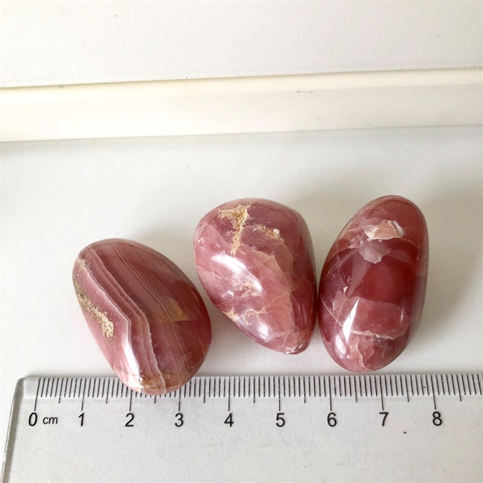 Rhodocrosit Stor -  Rustikke på bagsiden.