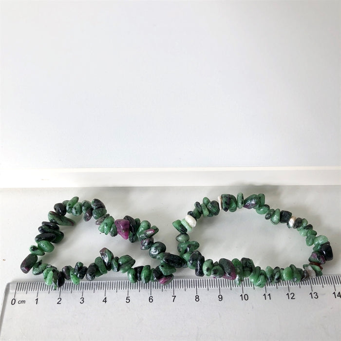 Rubin Zoisit Armbånd Chips med elastik.