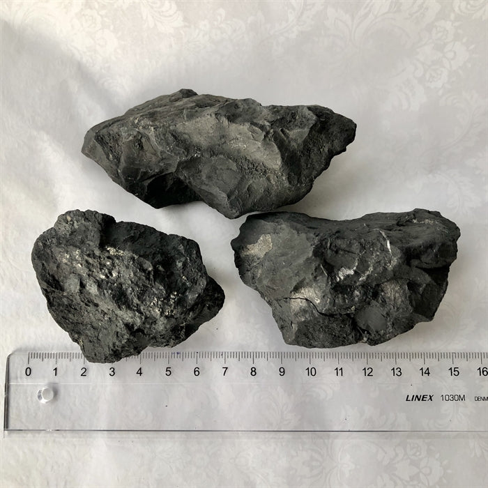 Shungit Rå fra Karelen Stor 165-200 gram. 6 cm.