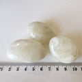 Svovlkvarts 3-4 cm. Ujævnheder forekommer.