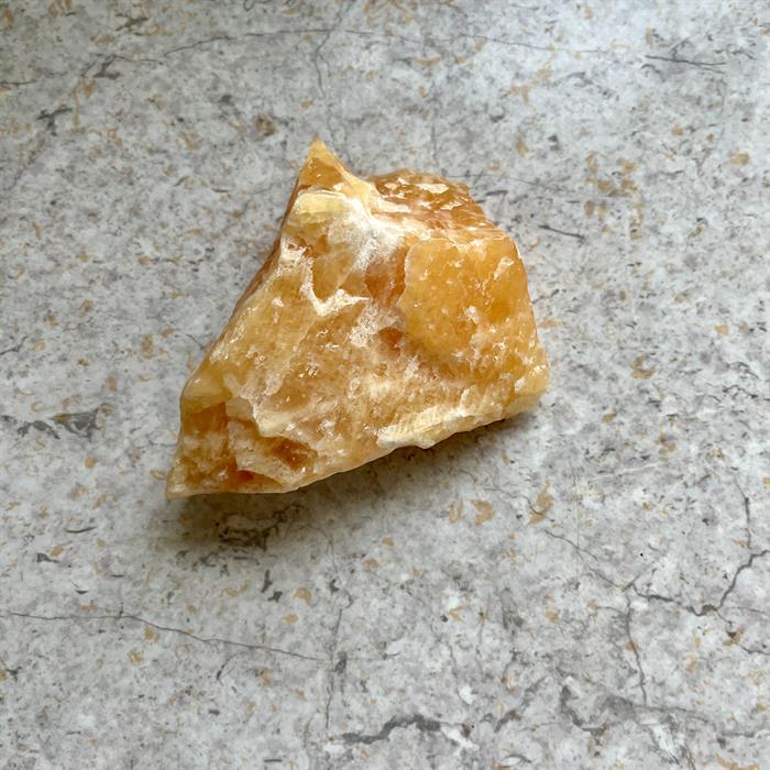 Calcit Gul Rå 280 gram.10 cm.