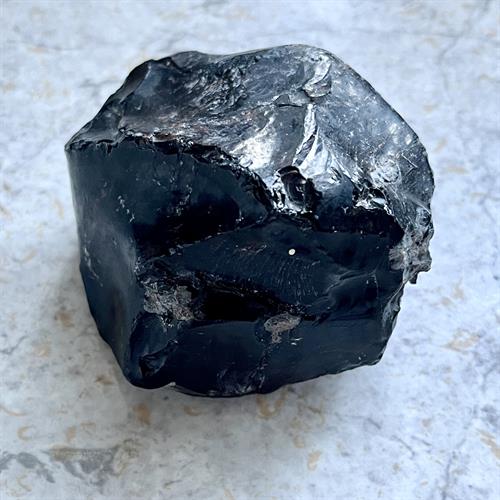 Obsidian Sort Rå - Indeholder Mahogni. 6,5 cm.