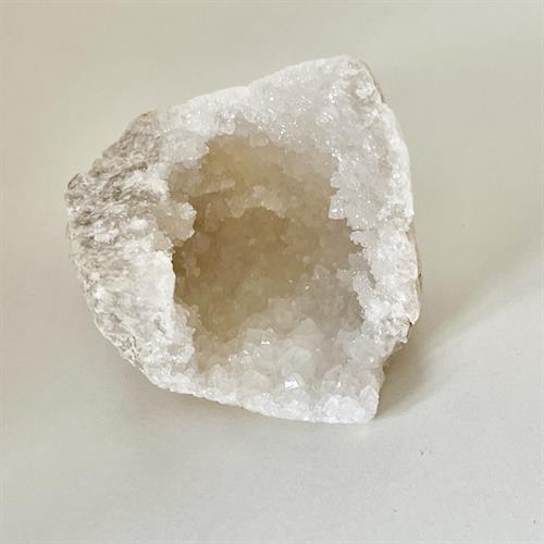 Kvarts Geode 8 cm.