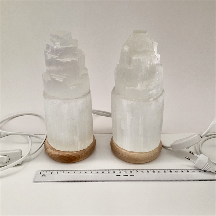 Selenit Lampe H. 22 cm - Hvid tænd/sluk ledning 